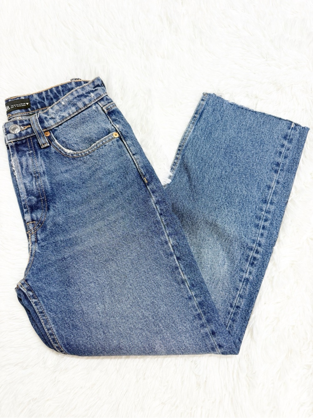 Zara Dark Wash Women’s Straight Leg Jeans Button Fly Size 2